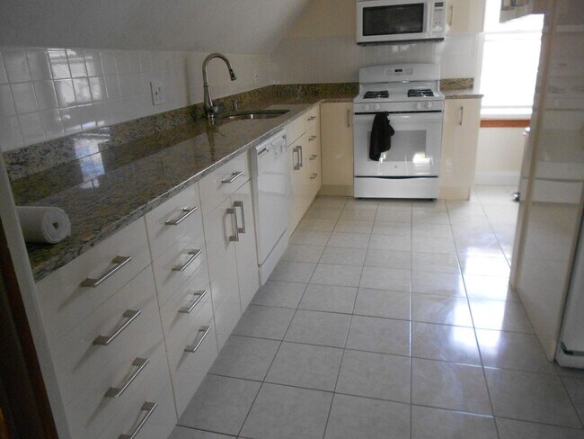 Photo - Beautiful 4 bed in Oak Sqaure