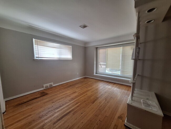 Photo - 14510 Greenview Rd