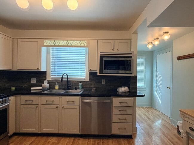 Photo - 45 Wallinwood Ave NE