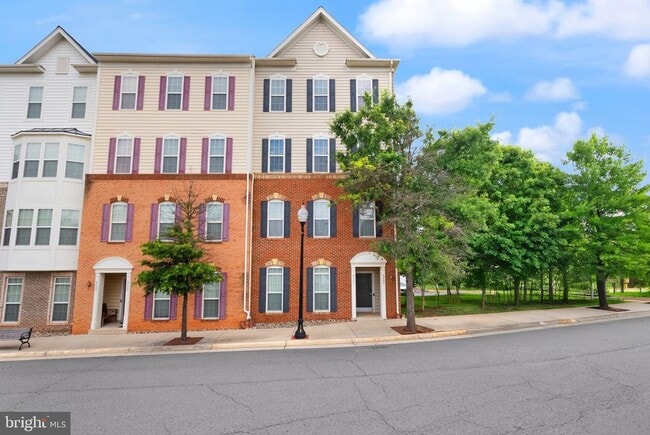 Photo - 9502 Lee Ct Townhome
