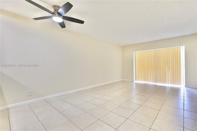 Photo - 909 Twin Lakes Dr Unit 3-F