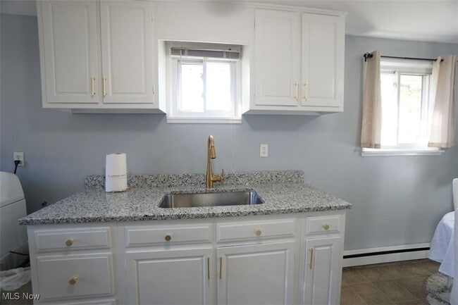 Photo - 211 Hilltop Dr