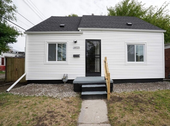 Building Photo - Freshly Renovated 3-Bedroom Home – Quality...