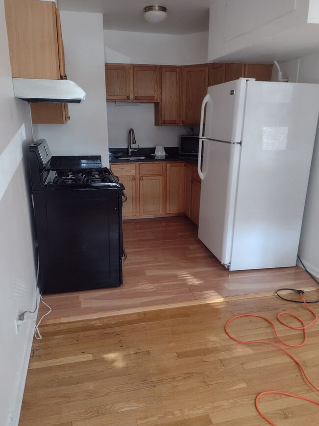 Photo - 5335 N California Ave Unit 203