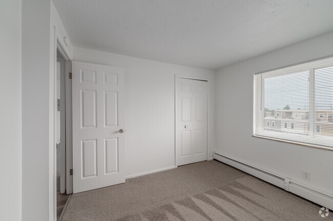 2BR, 1BA, - 725SF - Second Bedroom