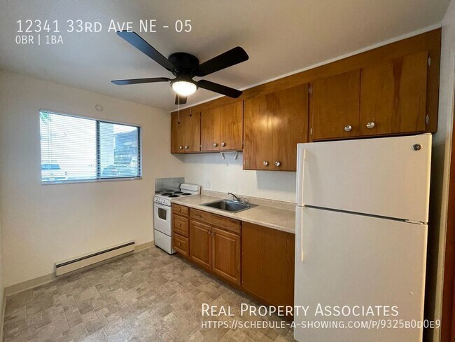Building Photo - 12341 33rd Ave NE Unit 05