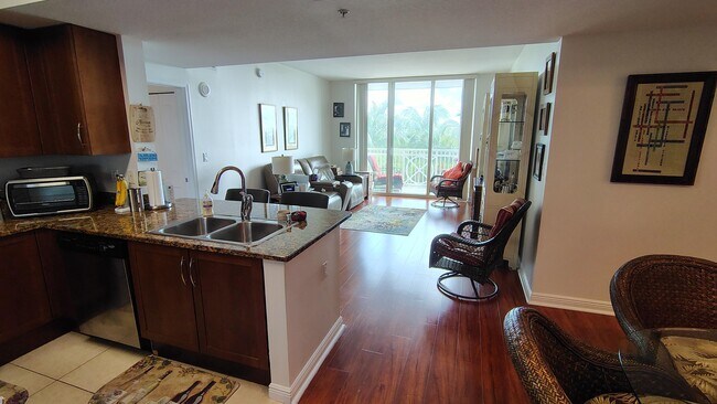 Photo - 450 N Federal Hwy Unidad 807