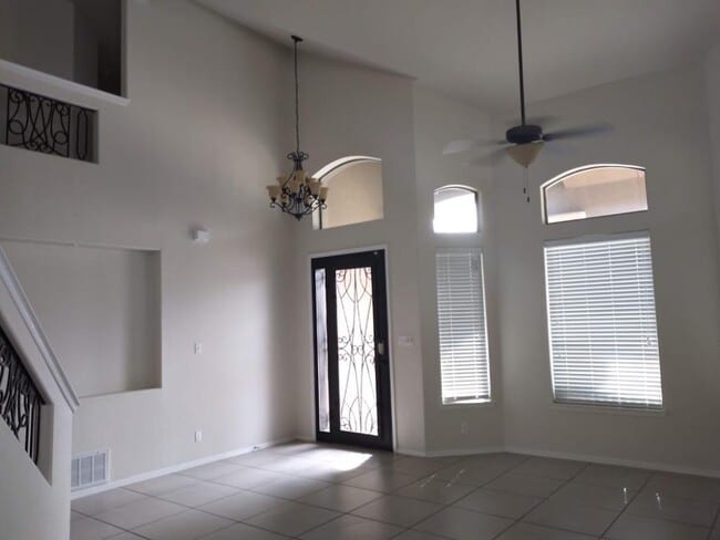 Photo - 6572 Berringer St