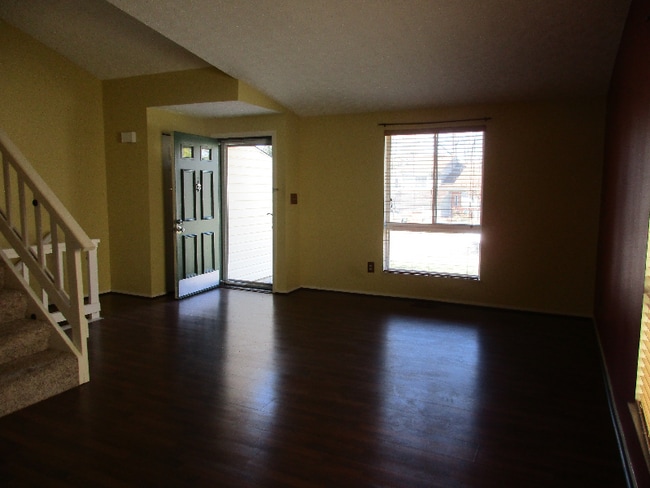 Photo - 3333 Chetwood Pl