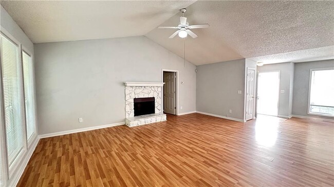 Photo - 1227 Torrey Pl SE