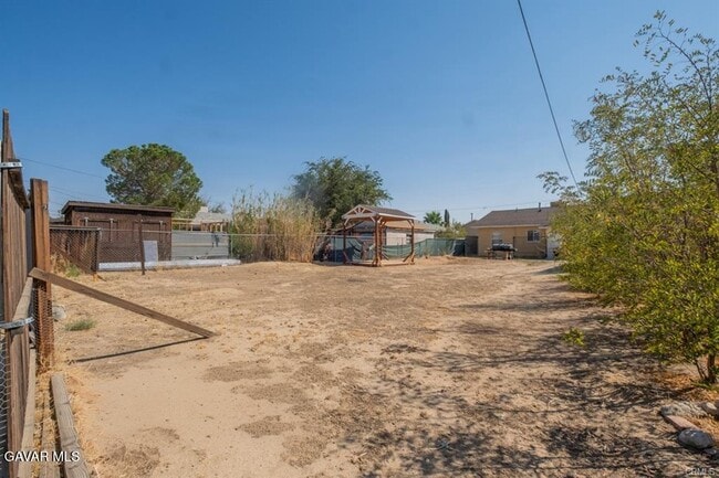 Photo - 2725 Desert St