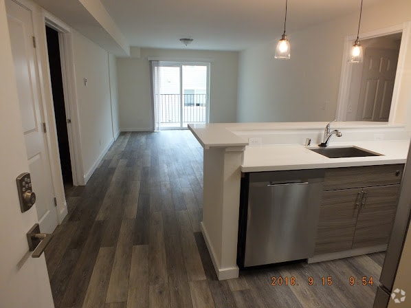 Building Photo - 12544 15th Ave NE Rental