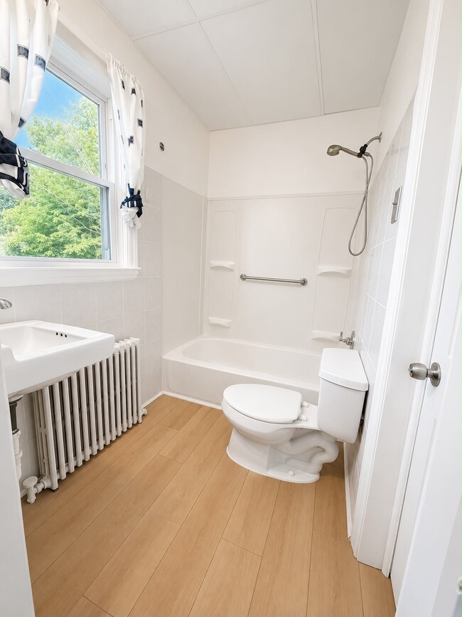 Photo - 2910 Clearview Ave