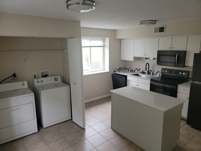 Photo - Fairway Apartments