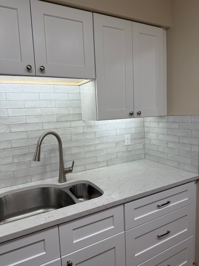 Photo - 1390 Cedarwood Dr Unit 1390 Cedarwood Dr  D1