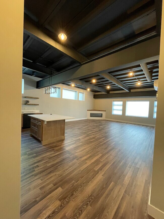 Photo - 226 E Sixteenth St Apartamentos Unidad D2