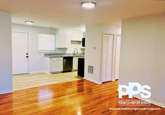 Photo - 6127-6129 E Fayetteville Dr