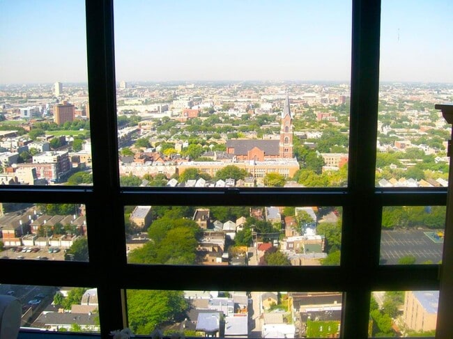 View - 1636 N Wells St Unit 1812