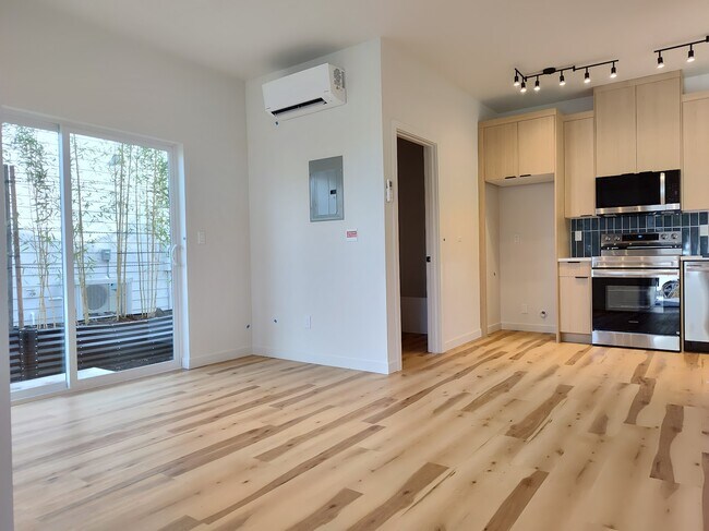 Photo - 4260 NE Going St