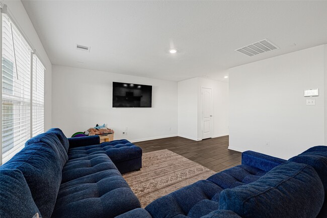 Photo - 5238 Tall Tower St