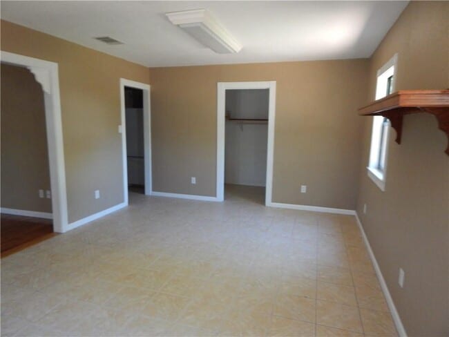 Photo - 330 E Cedar St