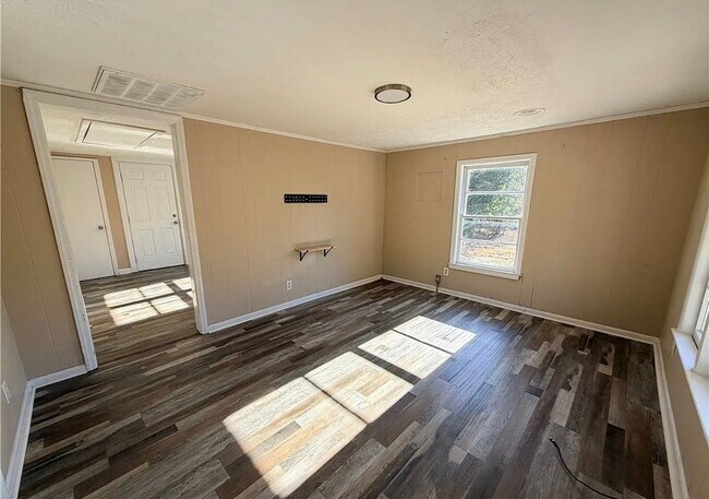 1925 Progress St