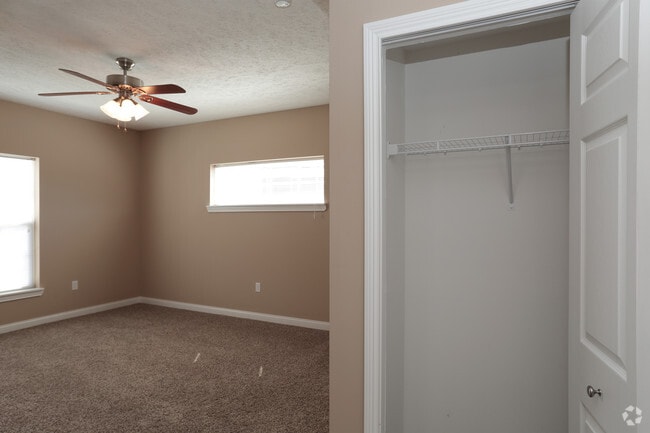 2BR, 2BA - The SandPebble - 1,253SF