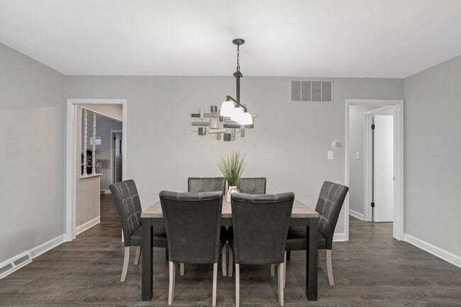 Photo - 570 E Higgins Rd Unit ID1301333P