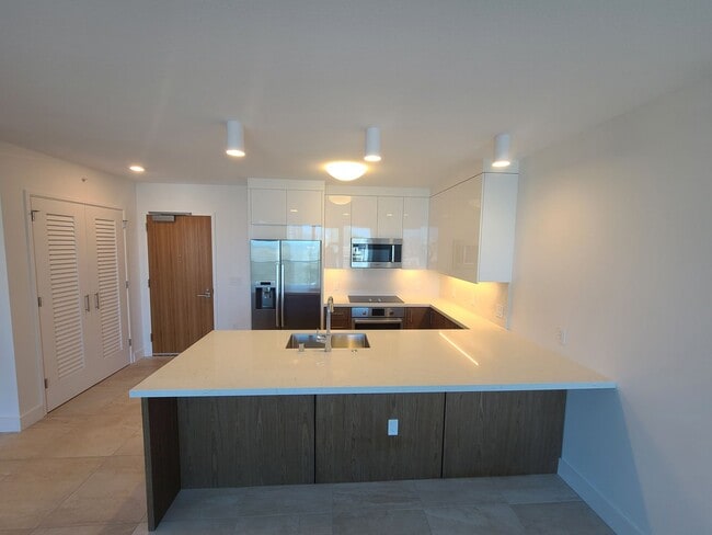Photo - 1 bed 1 bath in Azure Unit 2706
