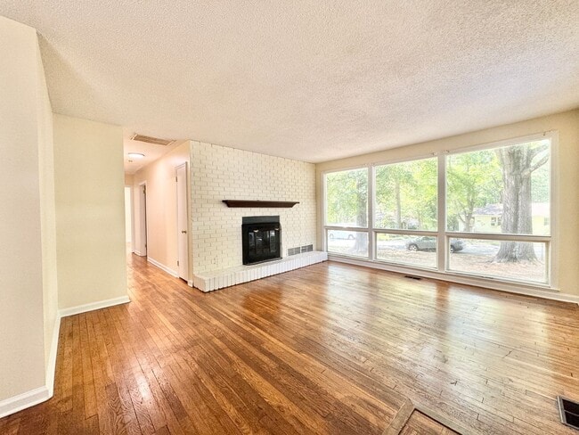 Photo - 505 Crestwood Dr