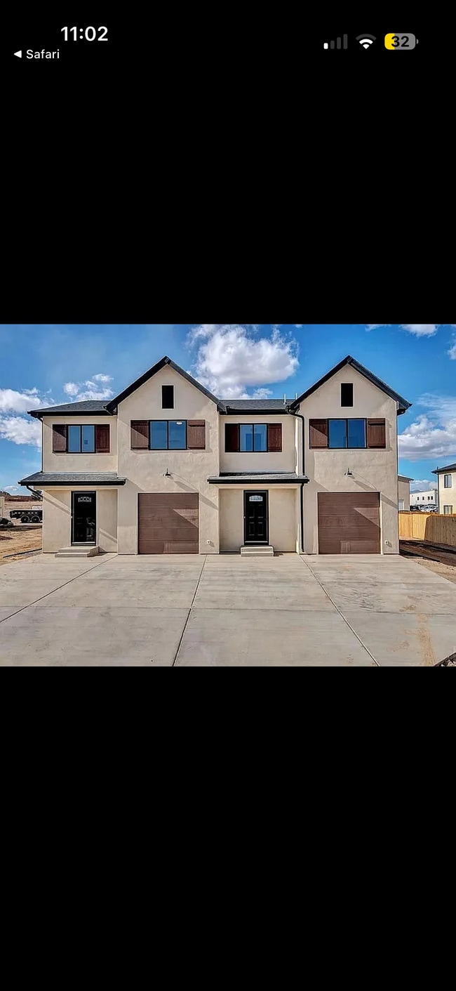 Photo - 701 E Clarion Dr