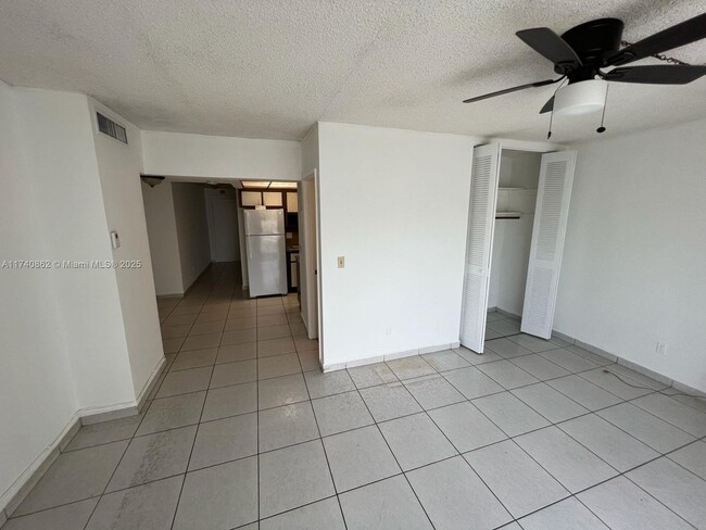 Photo - 12500 NE 5th Ave Unidad 207 Rental