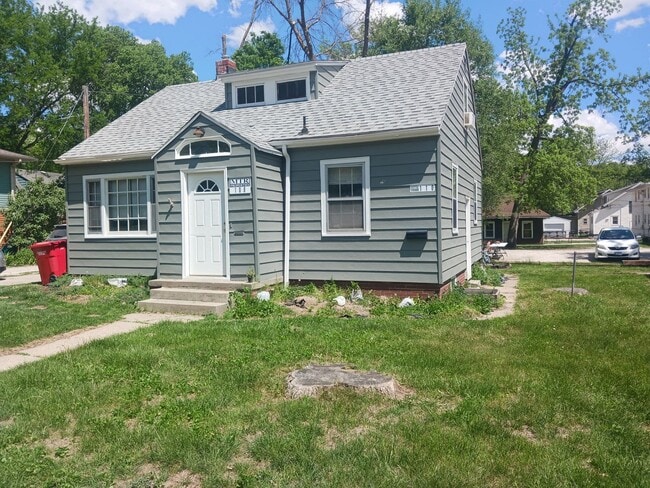 Photo - 108 N Russel