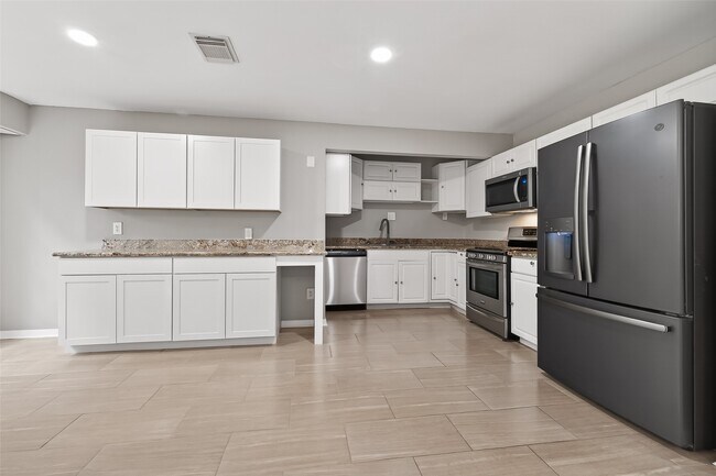 Photo - 20018 Beechview Ln