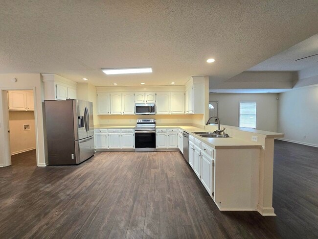 Photo - 3682 Beacon Dr