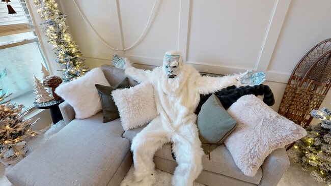 Couch - The Slopes at Frostbite Ridge