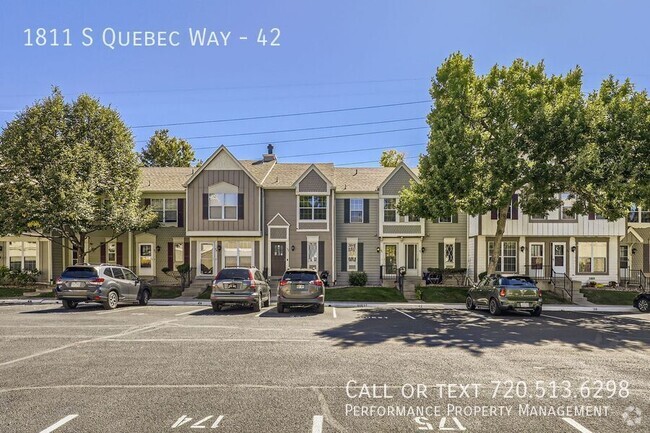 Building Photo - Freshly updated 2 Bed Townhome