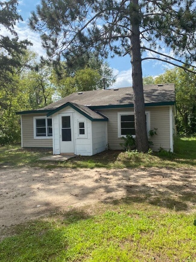 3 Bedroom 1 Bathroom Single Family Home in... - 3 Bedroom 1 Bathroom Single Family Home in...