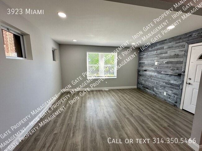 Building Photo - 3923 Miami- Rental