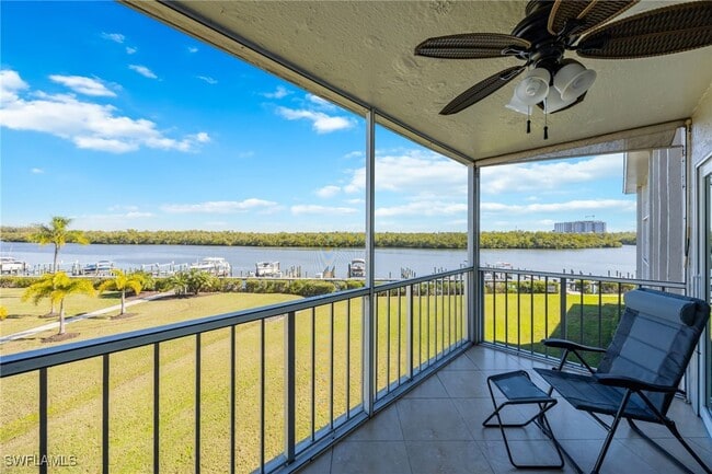 Building Photo - 309 Goodlette-Frank Rd Unit A406