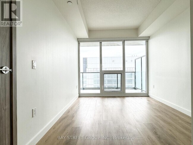 Photo - 85 McMahon Dr Unit 3605