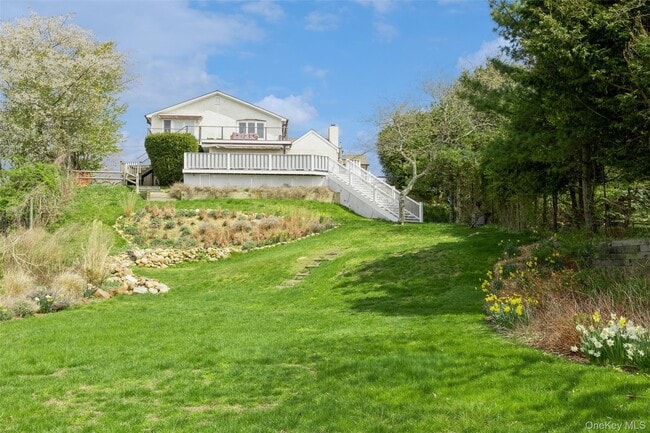 Photo - 155 Essex St