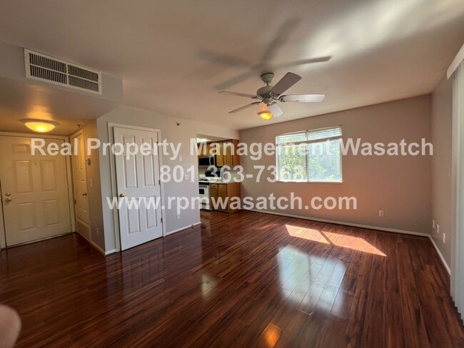 Photo - Come See This Spacious 2-bedroom 2-Bath in Downtown Salt Lake City!! Unidad B7