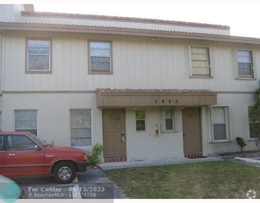 Building Photo - 3920 Woodside Dr Rental