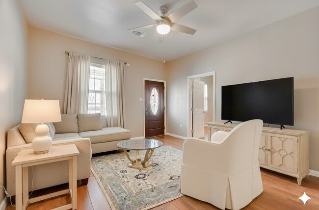 Photo - 4519 N Main St