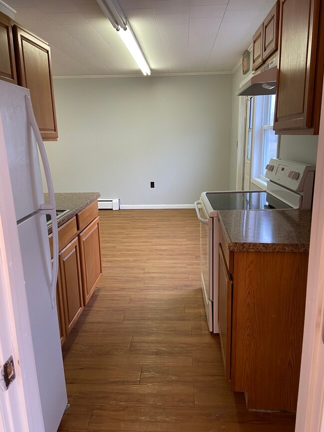 Building Photo - 11 LLC-110 Sailly Avenue Unit 102