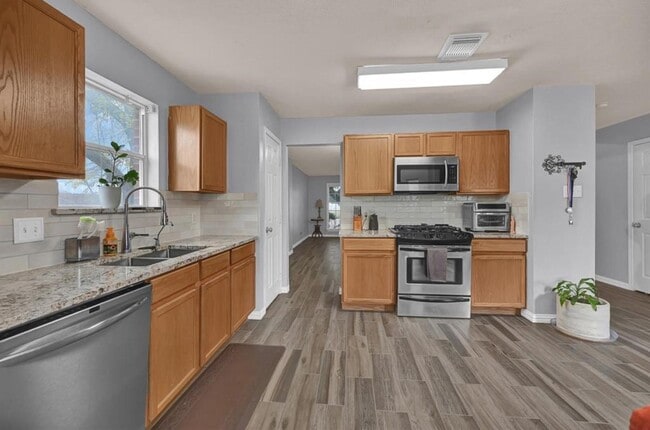 Photo - 3202 Starbridge Park Ln