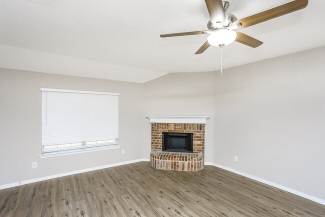 Photo - 8017 Jolie Dr