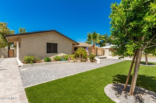 Photo - 4030 E Catalina Dr