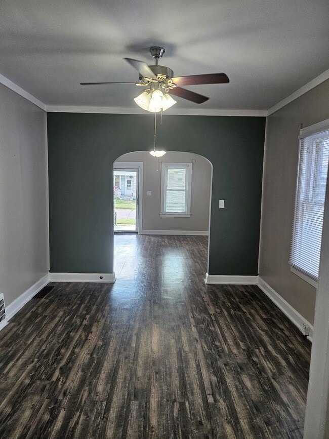 Photo - 2 bed one bath house with fenced in backyard